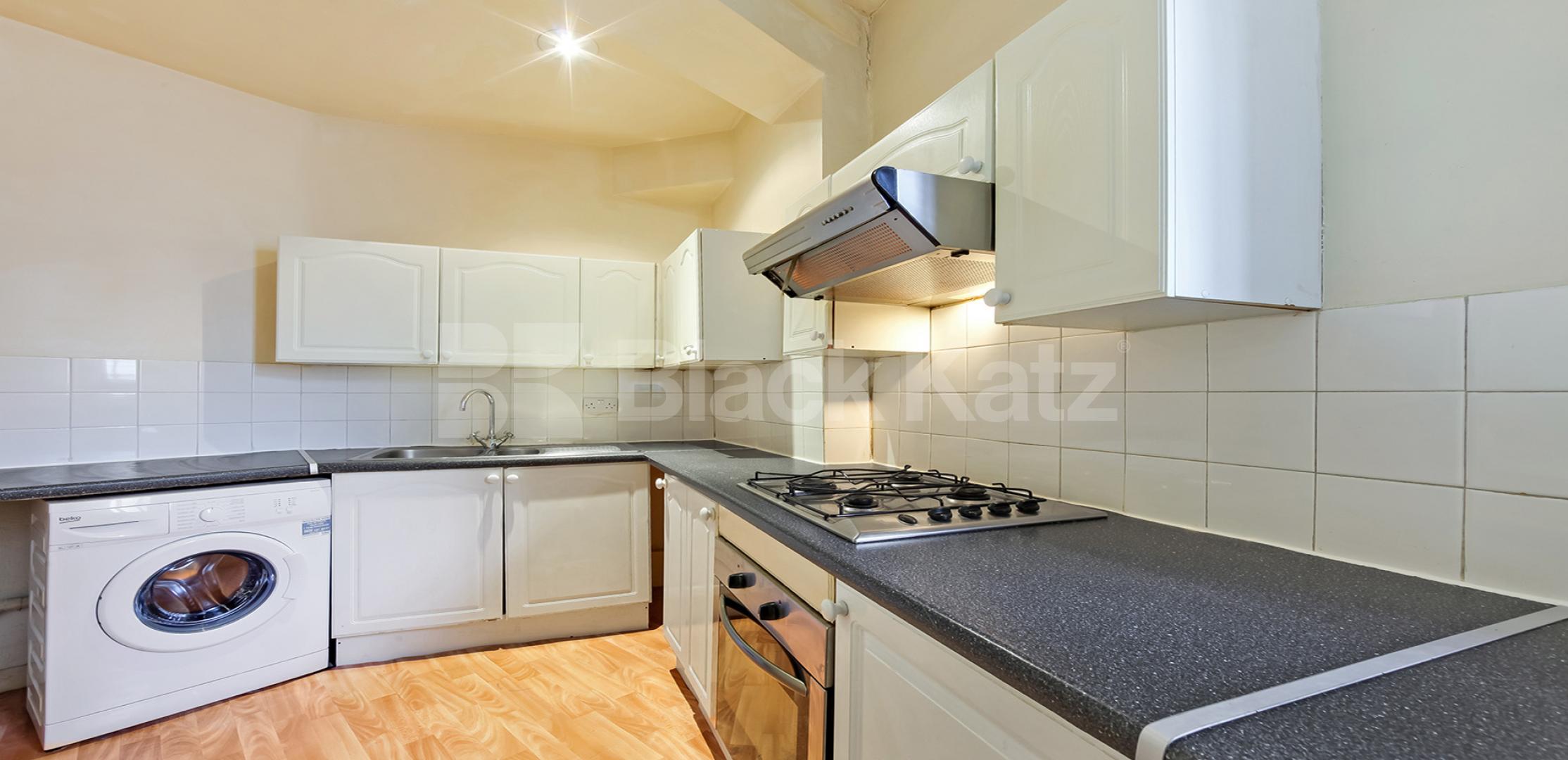 			LET , 4 Bedroom, 1 bath, 1 reception Apartment			 Merton Road, East Putney/Wandsworth Town